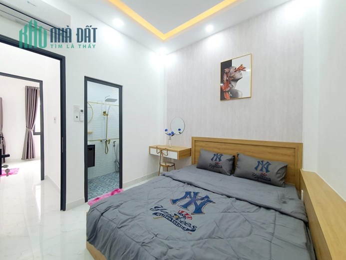 Bán nhà mới đẹp 2 lầu, hxh 4 x 9, Phạm Văn Đồng,Gò Vấp giá chỉ 4 tỷ.