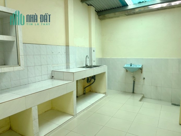Nhà thuê hẻm 80 Trần Nguyên Hãn P13Q8 - Giá : 8.5 Triệu
