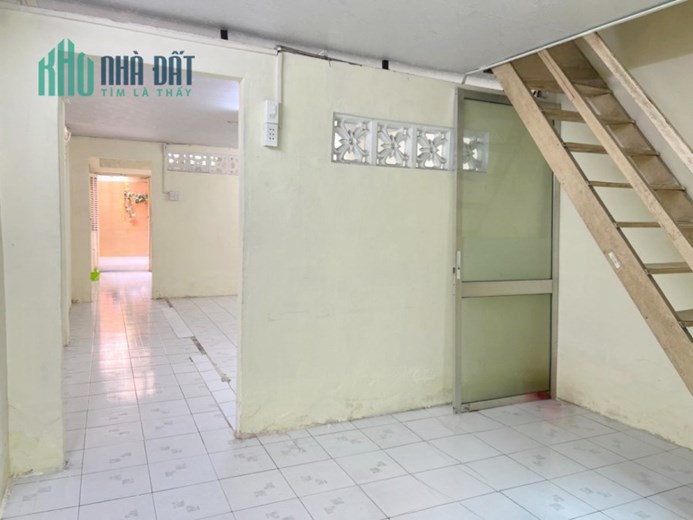 Nhà thuê hẻm 80 Trần Nguyên Hãn P13Q8 - Giá : 8.5 Triệu