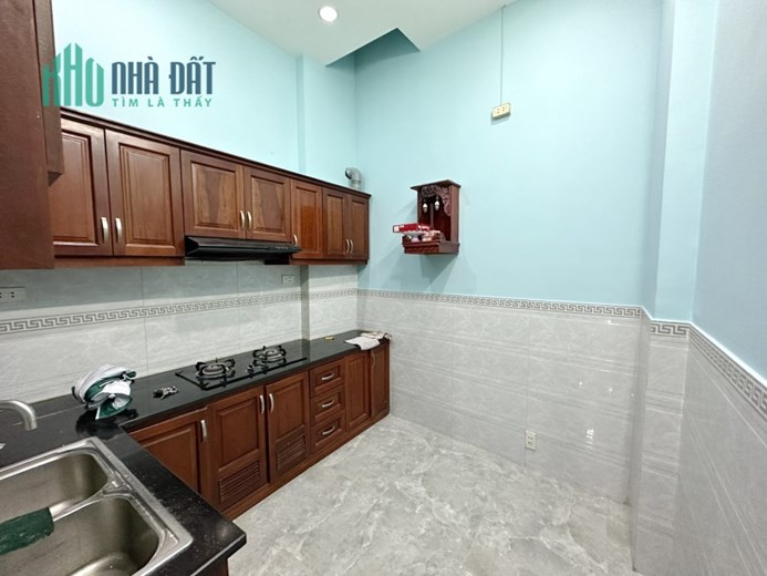 Cho thuê NNC 3 tầng MT Nguyễn Chế Nghĩa P13.Q8. Giá 20 triệu