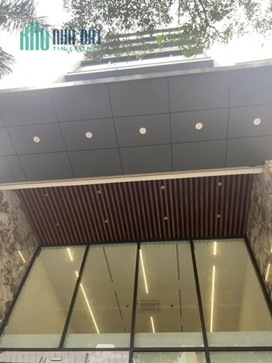 Chủ Cần Mua Nhà To Trên Hoàn Kiếm Nên Cần Bán Gấp Toà Văn Phòng MP Khu THNC - Cầu Giấy - DT : 90m -