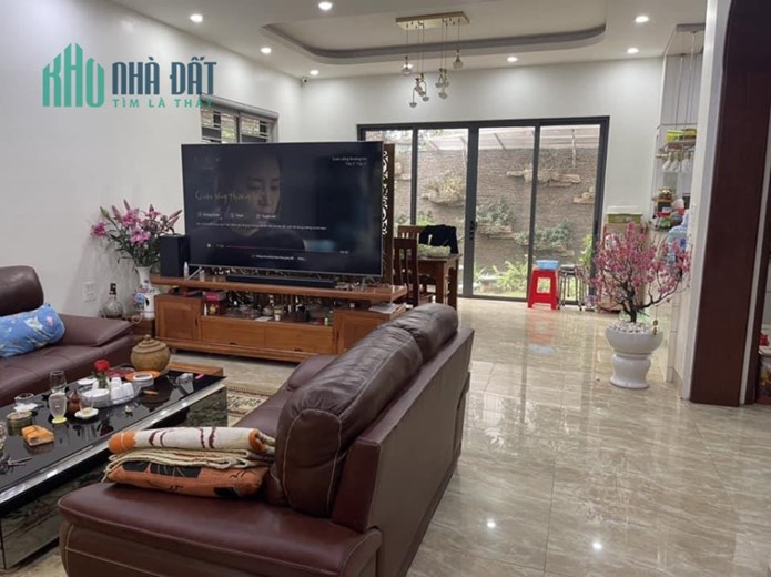 💥Biệt Thự Phố Nguyễn Khang Cầu Giấy, 98m Mt 5,6m 12.8Tỷ, Sân Vườn Oto Ngõ Thông Rộng💥