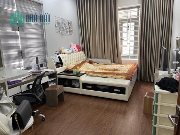 💥Biệt Thự Phố Nguyễn Khang Cầu Giấy, 98m Mt 5,6m 12.8Tỷ, Sân Vườn Oto Ngõ Thông Rộng💥