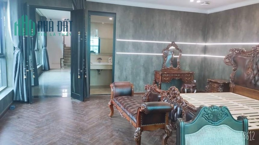 Siêu Vip - Toà Văn Phòng Mặt Phố Trung Tâm Phố Cổ Quận Long Biên - Cách Hồ Gươm 3km - DT : 125M -
