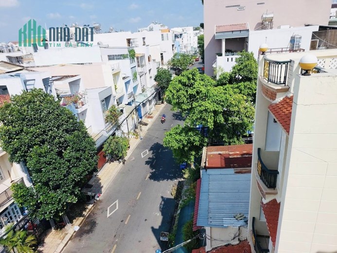 Mặt tiền kinh doanh đa ngành nghề, Phú Thạnh, Tân Phú, 5 tầng gần 72m2, cần bán ngay.
