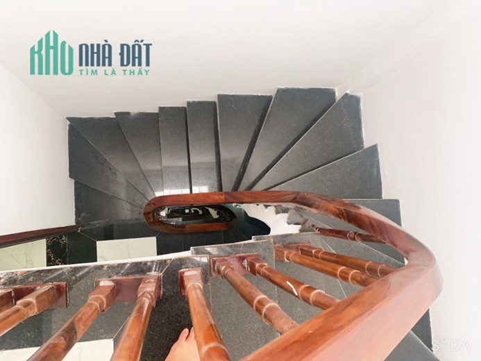 HIẾM! BÁN NHÀ CÁT LINH, ĐỐNG ĐA 35M2 X 4 TẦNG, LÔ GÓC, Ô TÔ TRÁNH, 2 THOÁNG, CHỈ 4,8 TỶ, LH 096