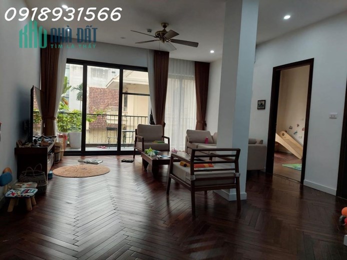 Bán Toà nhà VIP nhất Tây Hồ 285m X 8 tầng -MT 15m - 9X tỷ
