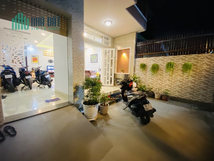 CẦN BÁN GẤP NHÀ HẺM 60 ĐƯỜNG SỐ 3, P. TRƯỜNG THỌ, TP THỦ ĐỨC, NHÀ 2 TẦNG ĐẸP, CHỈ CẦN XÁCH VA LI