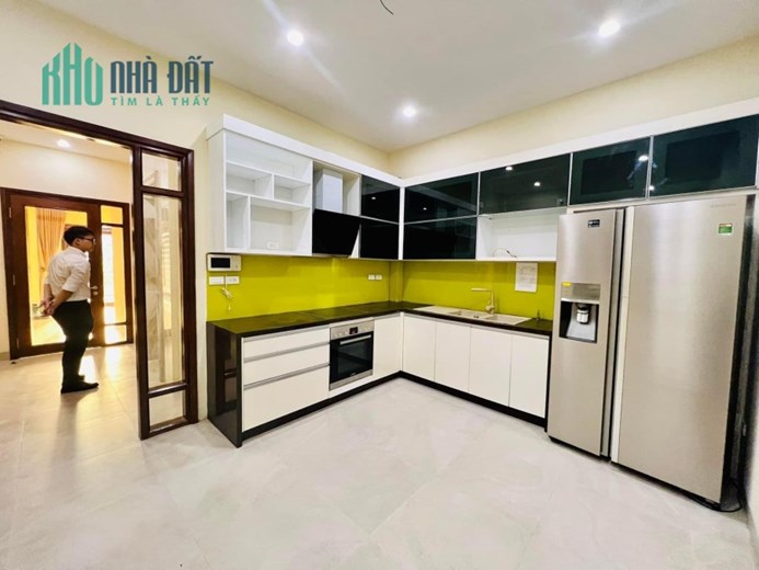 Bán Nhà Mặt Hồ Tây 6 Tầng Thang Máy, Lô Góc, Vỉa Hè Rộng Chỉ 23 Tỷ 0902128799