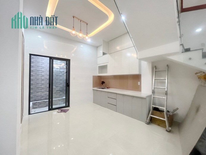 Nhà mới xây 4 tầng gần MT Dương Bá Trạc P1Q8 giá 5tỷ990