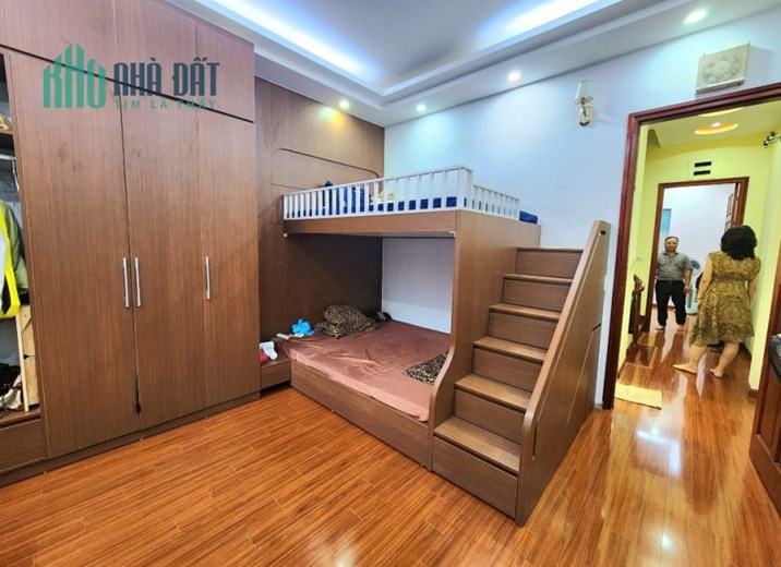 TRẦN QUỐC HOÀN - TT CẦU GIẤY - OTO TRÁNH - KINH DOANH SẦM UẤT NGÀY ĐÊM