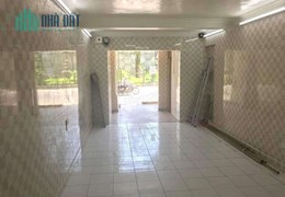 Chính chủ cho thuê phòng mặt phố Lạc Long Quân, Tây Hồ, Hà Nội.