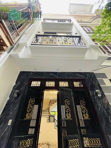 GẤP!Nhà đẹp Nguyễn Ngọc Vũ Quan Nhân oto con đỗ cửa 38m 4 tầng chỉ 4.6 tỷ
