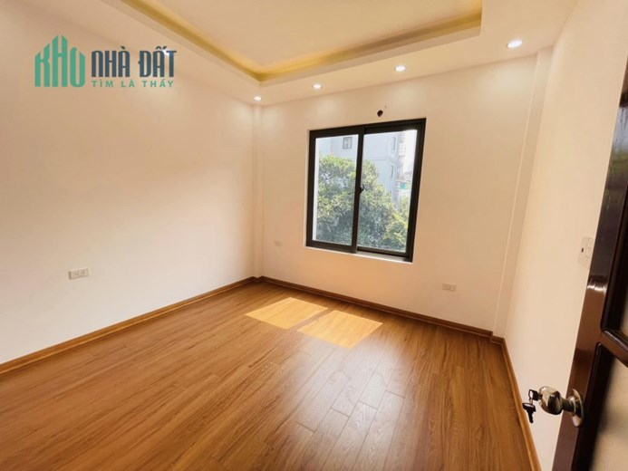 GẤP!Nhà đẹp Nguyễn Ngọc Vũ Quan Nhân oto con đỗ cửa 38m 4 tầng chỉ 4.6 tỷ
