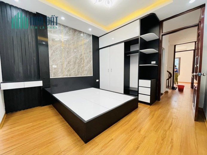 GẤP!Nhà đẹp Nguyễn Ngọc Vũ Quan Nhân oto con đỗ cửa 38m 4 tầng chỉ 4.6 tỷ
