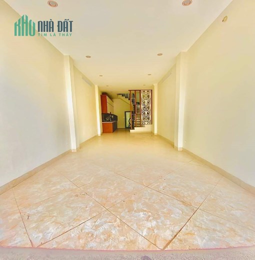 Bán gấp nhà mặt phố quận Hoàng Mai, 40m2, 5 tầng, ô tô tránh, kinh doanh siêu đỉnh chỉ 6,4 tỷ. HIẾM