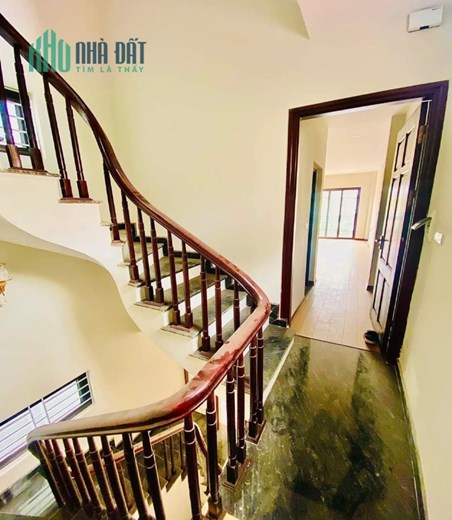 Bán gấp nhà mặt phố quận Hoàng Mai, 40m2, 5 tầng, ô tô tránh, kinh doanh siêu đỉnh chỉ 6,4 tỷ. HIẾM