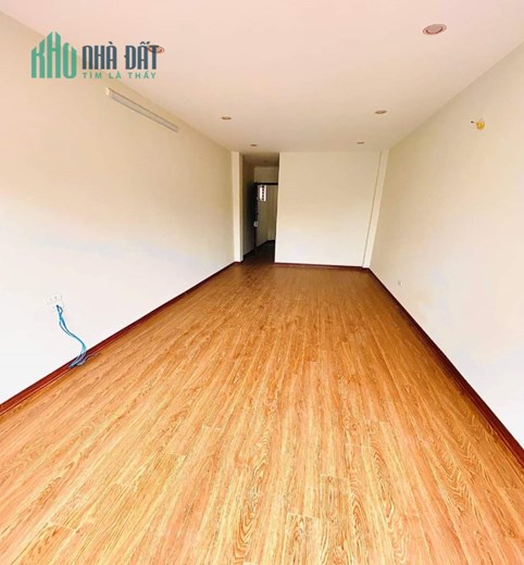 Bán gấp nhà mặt phố quận Hoàng Mai, 40m2, 5 tầng, ô tô tránh, kinh doanh siêu đỉnh chỉ 6,4 tỷ. HIẾM