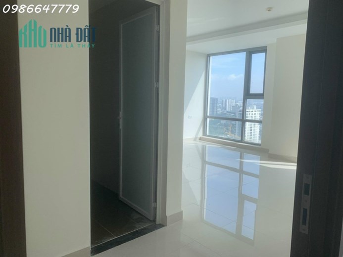 Giá Sốc - 01 Văn phòng Ngay Phú Mỹ Hưng DTSD 42m2, Full nội thất văn phòng Chỉ 12 triệu. Nhận ngay