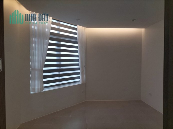 Bán CHCC 106m2 3 ngủ 2 vs Lô Góc View Hồ Tây Phố Võ Chí Công sát Quận ủy Tây Hồ, giá hơn 50tr/m