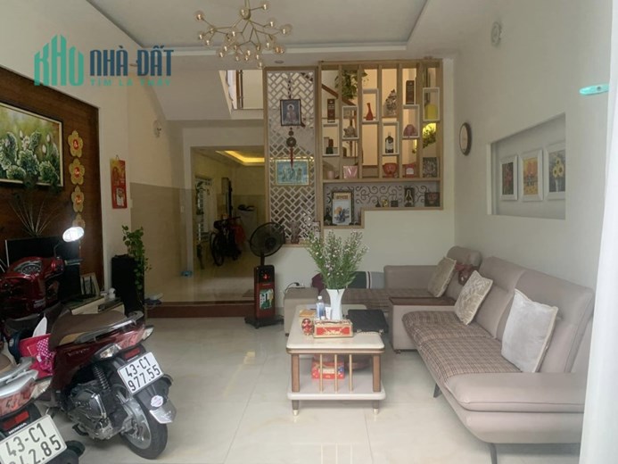 Nhà Hoàng Diệu 2 chiều, K Ô tô, 62m2, 3 tầng sạch đẹp
