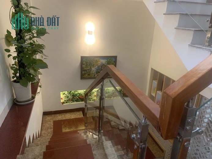 Nhà Hoàng Diệu 2 chiều, K Ô tô, 62m2, 3 tầng sạch đẹp