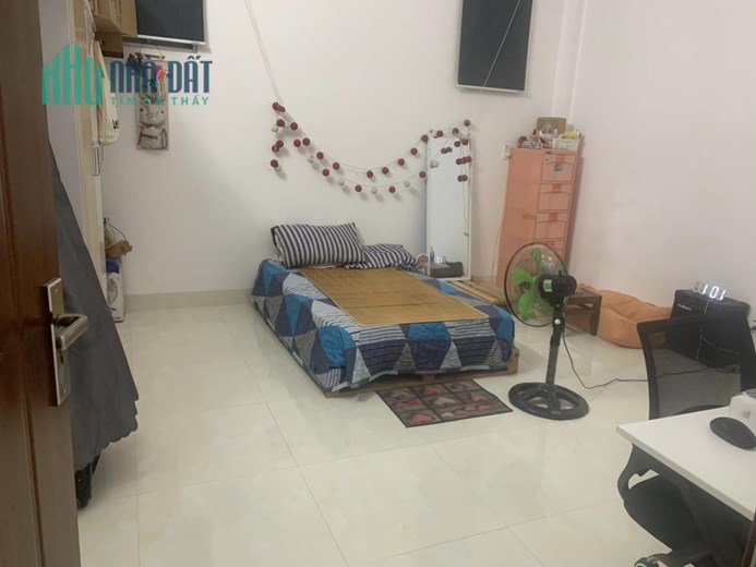 Nhà Hoàng Diệu 2 chiều, K Ô tô, 62m2, 3 tầng sạch đẹp