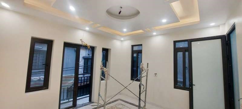 Bán nhà Ngọc Lâm, xây mới, lô góc thoáng, ô tô vào, 61m2x 5 tầng, mặt tiền: 4.6m, 6 tỷ 9