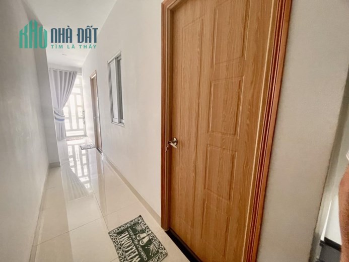 Bán Nhà Tân Phú, Ngay Đầm Sen, 4 Tầng, 80m2, Ngang Bề Thế 5m, Xe Hơi Tận Nhà