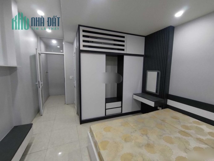 Cho thuê nhà Trần Cung, Bắc Từ Liêm 45m 5 tầng 4 phòng ngủ. 12tr