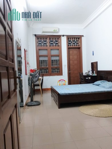 Nhà Cự Lộc Thanh Xuân Ngõ Thông Ba Gác 5 Tầng Kiên Cố 4 ngủ 38m chỉ 4.3 tỷ