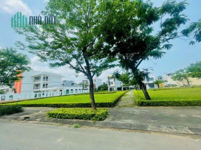 Cần bán cặp Thanh Lương 8 đối diện view công viên khu dân trí cao Hòa Xuân ĐN giá sụp hầm 6 tỷ 5