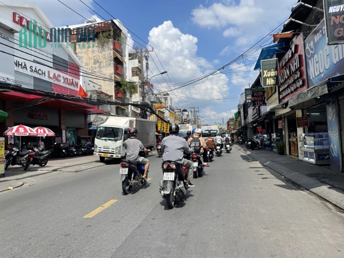 Bán đất MT Nguyễn Văn Nghi, P.7, Gò Vấp: 20 x 50= 1.000m2, giá 189 tỷ.