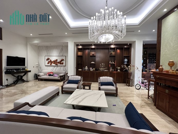 BÁN BIỆT THỰ LÀNG QUỐC TẾ THĂNG LONG, 230M2, VỈA HÈ SIÊU RỘNG, Ở SƯỚNG, GIÁ 35 TỶ