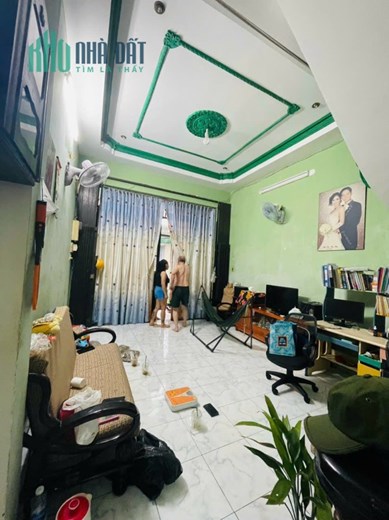 Chính chủ cần bán căn nhà Lê Văn Thọ P9 hẻm xh thông vị trí đẹp
-- Diện tích : Ngang 4.05m dài 13m