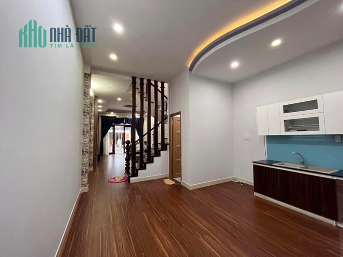 Nhà 3 tầng mới đẹp trung tâm sát đường 30/4 Đà Nẵng  đầy đủ nội thất –đường 5m5 giá sập hầm