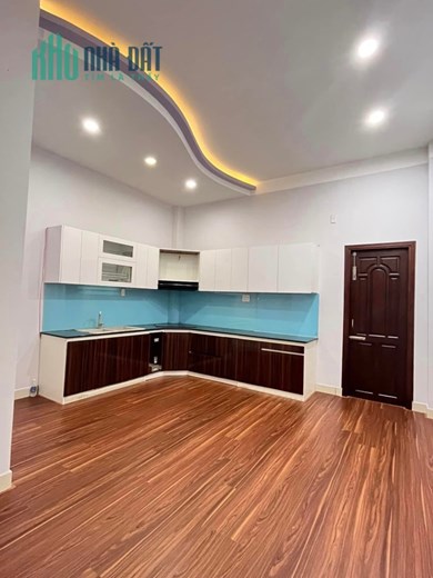 Nhà 3 tầng mới đẹp trung tâm sát đường 30/4 Đà Nẵng  đầy đủ nội thất –đường 5m5 giá sập hầm