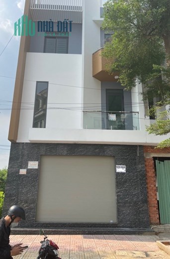 Cần bán nhanh 2 sản phẩm bất động sản vị trí đẹp, giá hời tại xã Bình Chánh, huyện Bình Chánh, TP