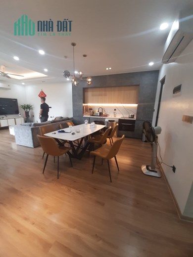 Bán Toà Nhà Văn Phòng Mặt Phố Đội Cấn, Lô Góc, 148m, mặt tiền kinh doanh 18m giá chỉ 37 tỷ