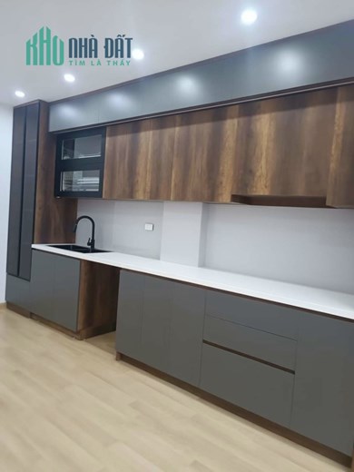 Á hậu! Nhà đẹp phố Đỗ Đức Dục, 42m2, view khách sạn 5 sao Marriot, nhà thoáng sáng, hiện đại, 4 tỷ 6