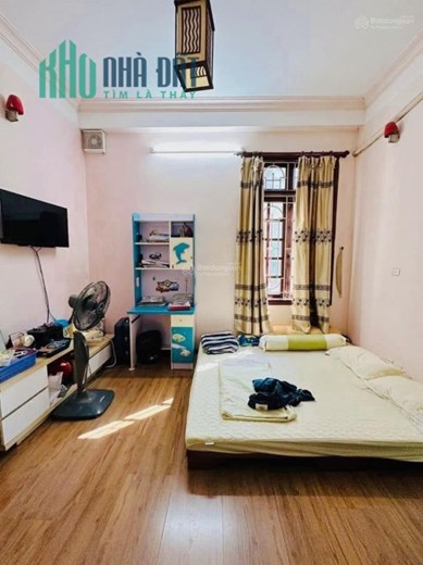 Nhà phố Cát Linh hiếm ngõ ô tô, 10m ra ô tô tránh, DT 56m2 x 5T, mt 4m, giá 7tỷ 6
