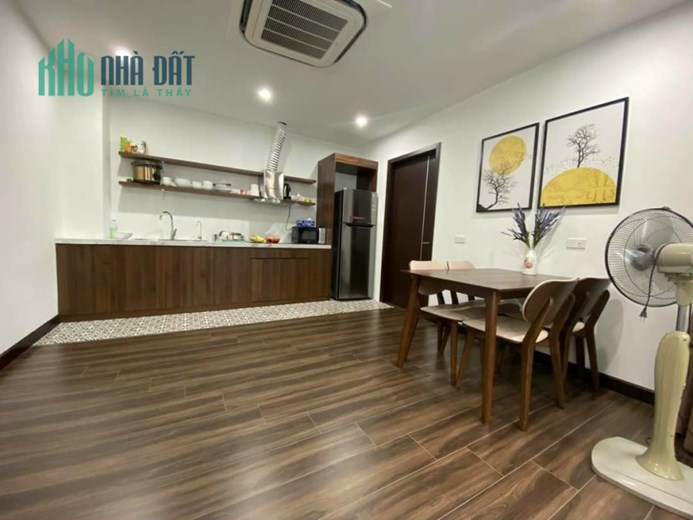 Hoàng tử! Nhà đẹp phố  Đỗ Đức Dục, 44m2, ngõ ô tô, dân trí cao, văn minh, 4 tỷ 8