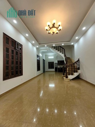 Hoàng tử! Nhà đẹp phố  Đỗ Đức Dục, 44m2, ngõ ô tô, dân trí cao, văn minh, 4 tỷ 8