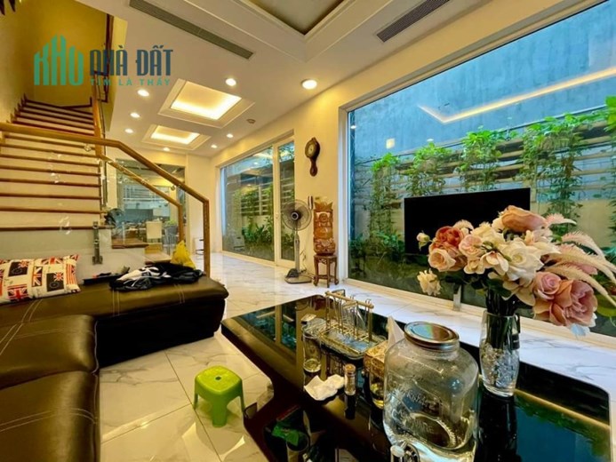 Vua tầm giá! Nhà đẹp phố Đỗ Đức Dục, 46m2, ngõ sáng sạch, văn minh, bình yên, 5 tỷ