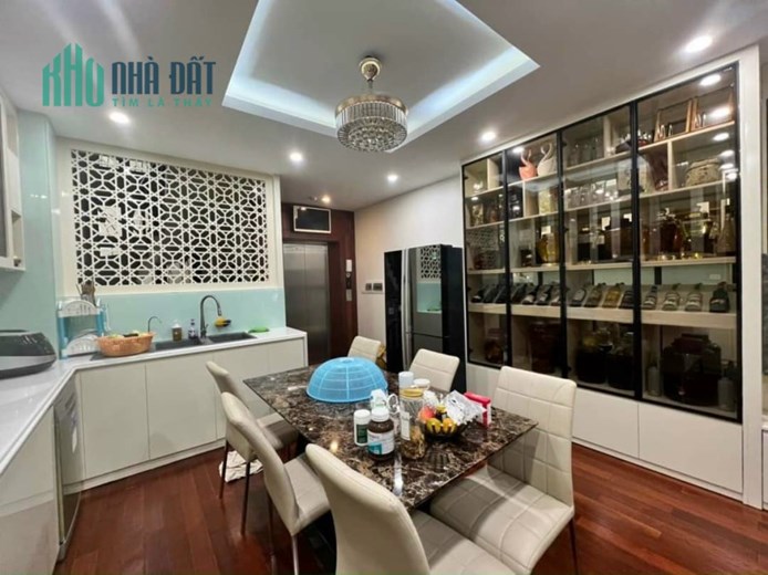 Công chúa! Nhà đẹp phố Đỗ Đức Dục, 45m2, ô tô đỗ, gần trường học, view công viên 4 tỷ 9