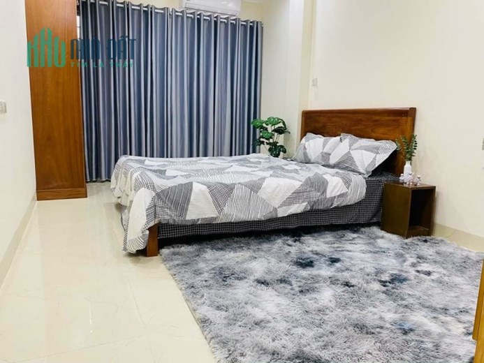 Công chúa! Nhà đẹp phố Đỗ Đức Dục, 45m2, ô tô đỗ, gần trường học, view công viên 4 tỷ 9