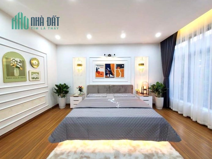 BÁN GẤP CCMINI gà đẻ trứng VÀNG Cạnh Cao Đẳng FPT, ô tô tránh