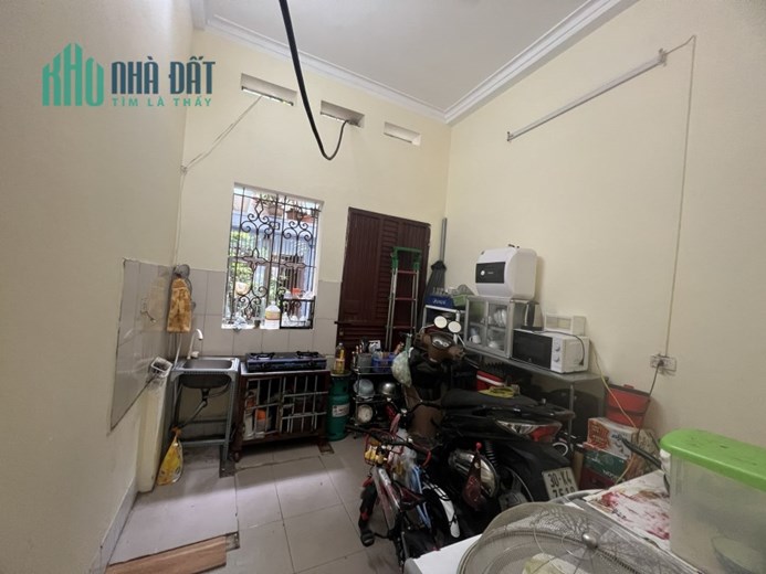 Cho thuê nhà nguyên căn 3T, 4N, 40m2, 13 tr, Văn Cao, Ba Đình.