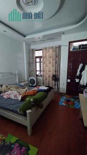 Nhà Vũ Tông Phan 36m2, 5T, MT 4m cách phố 20m, ba gác quay đầu