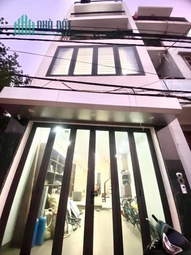 Qúa rẻ ! nhà mặt phố trần quôc hoàn cầu giấy  65m x 6t giá nhỉnh 21 tỷ